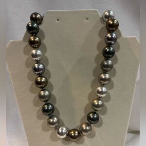 VINTAGE NWOT Carolee silver grey & pewter bead 18' Necklace